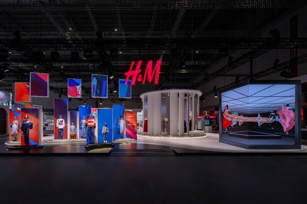 H&M主展台“聚力前沿时尚，引领创新潮流”